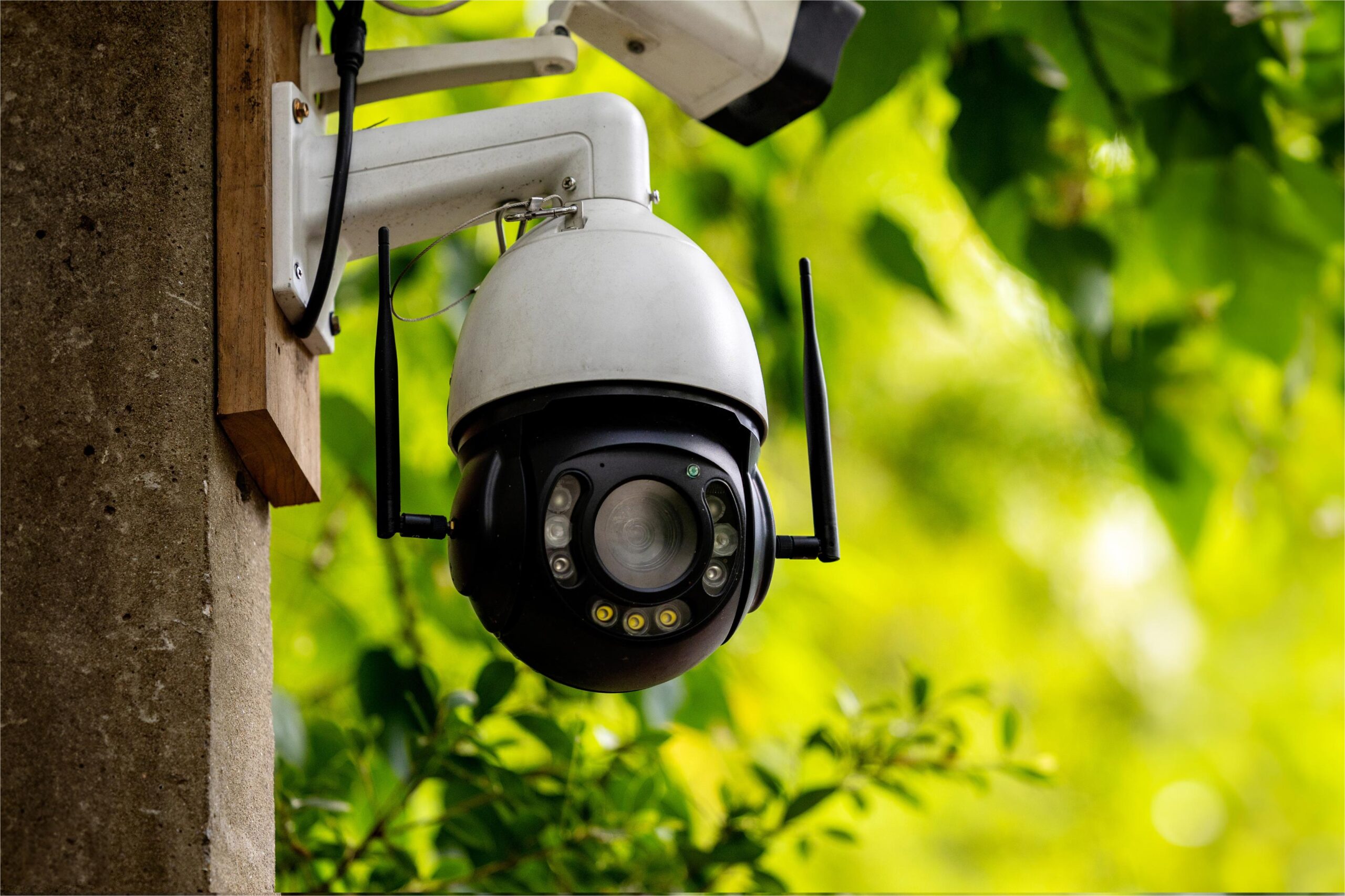 4 Ways Home Security Cameras Deter Burglars